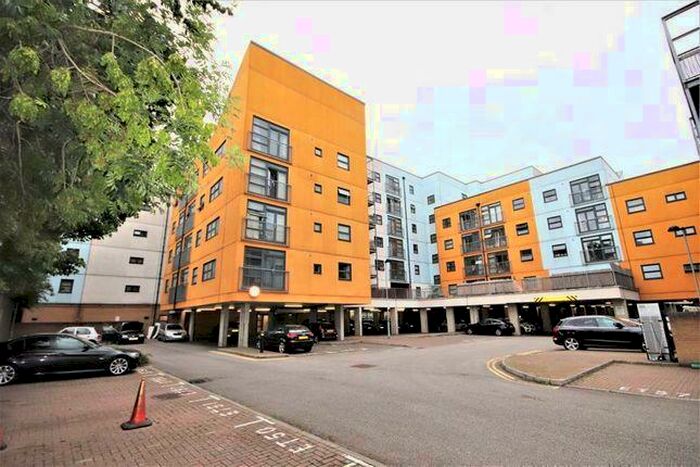 2 Bedroom Flat To Rent In Malting Close, Bow, Bromley-By-Bow, Devons Road, London, E3