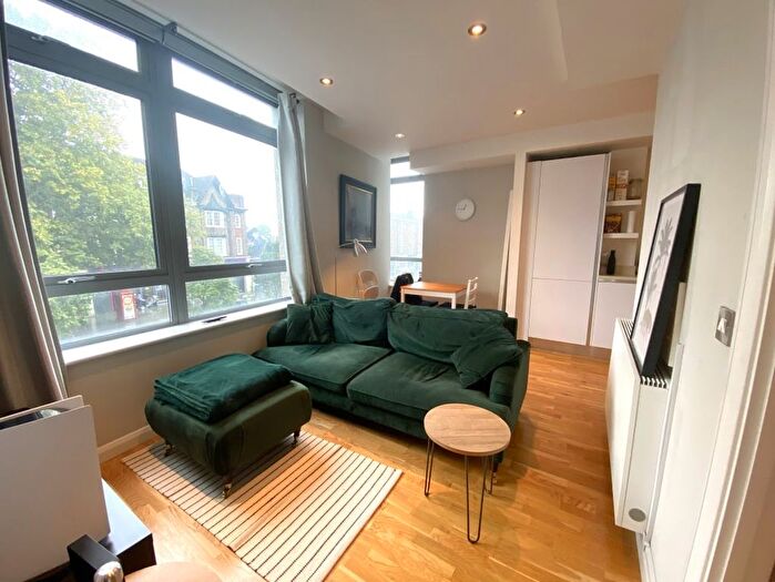 1 Bedroom Flat To Rent In Norwich House, London, SW16