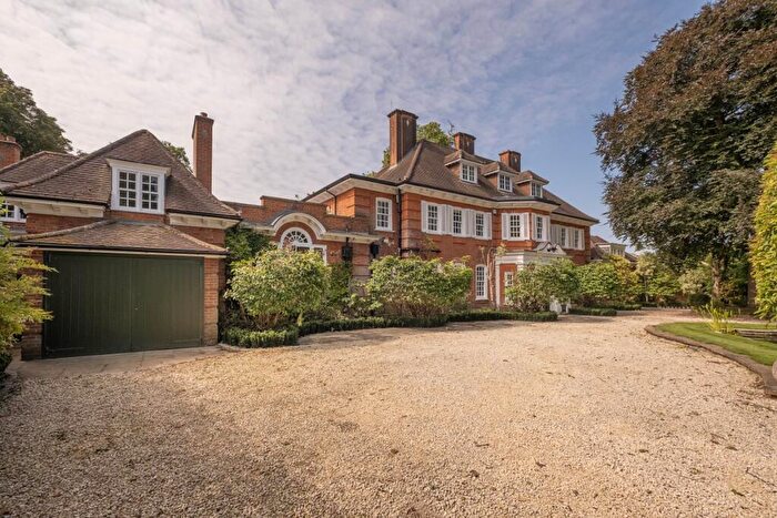 10 Bedroom Detached House To Rent In George Road Coombe, KT2