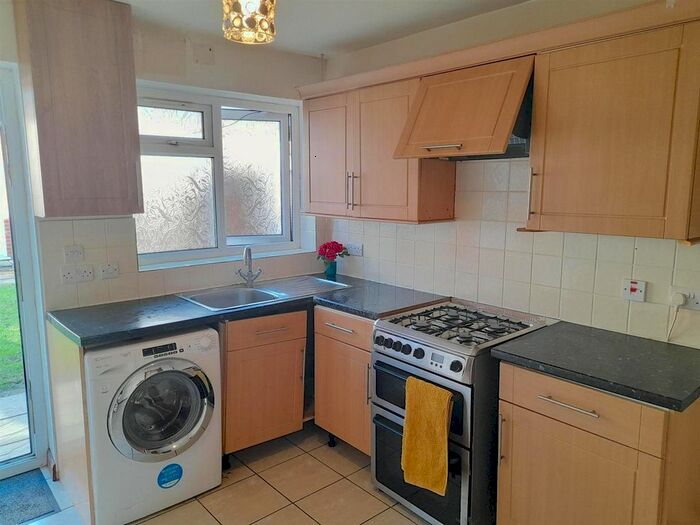 Studio To Rent In Milford Road, Southall, UB1