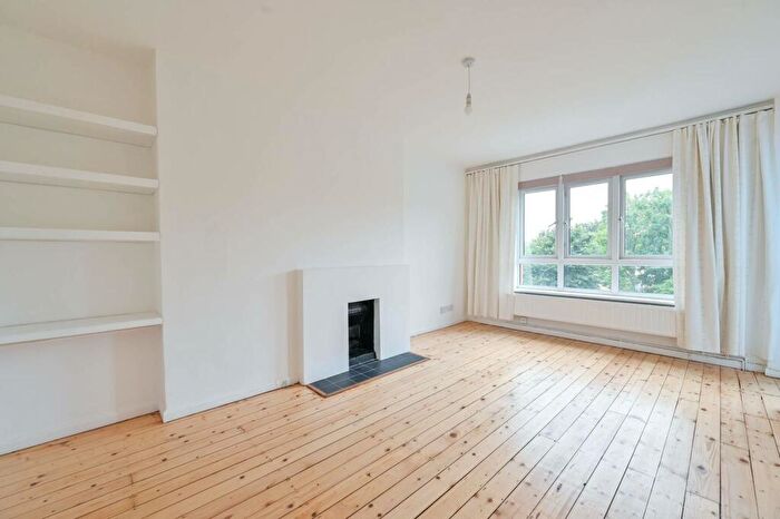 2 Bedroom Flat To Rent In Raymouth Road, Bermondsey, London, SE16
