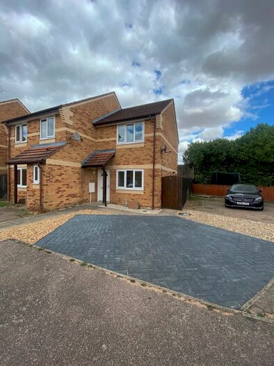 1 Bedroom End Of Terrace House To Rent In Nutwood Close, Bedford, MK41