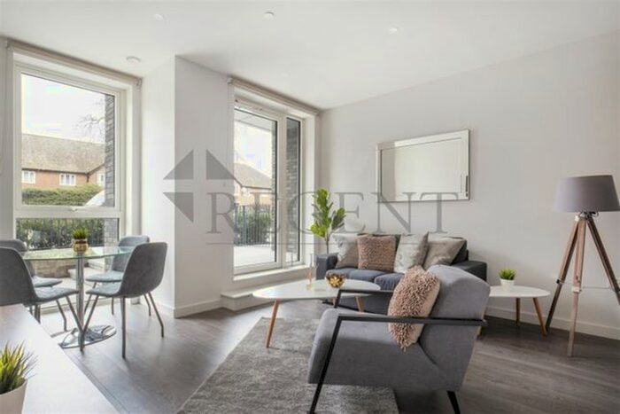 3 Bedroom Flat To Rent In Sandpiper Building, Newnton Close, N4