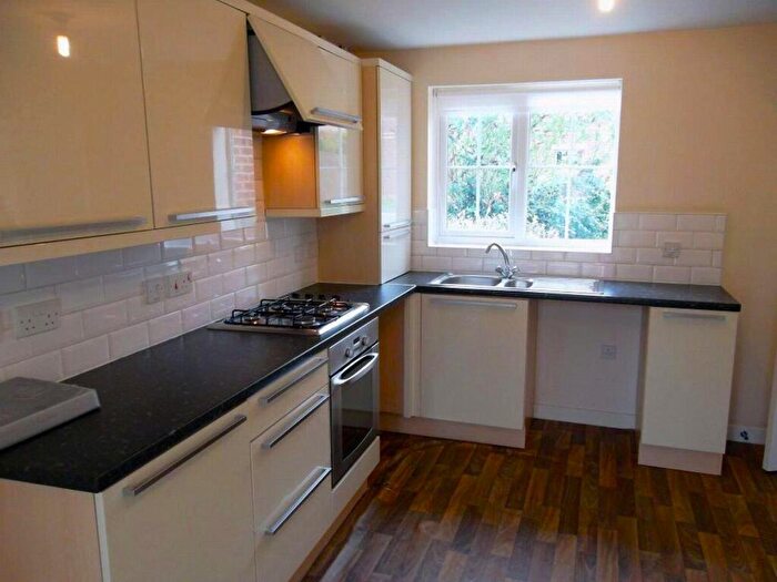3 Bedroom Detached House To Rent In Smedley Close, Nottingham, NG8
