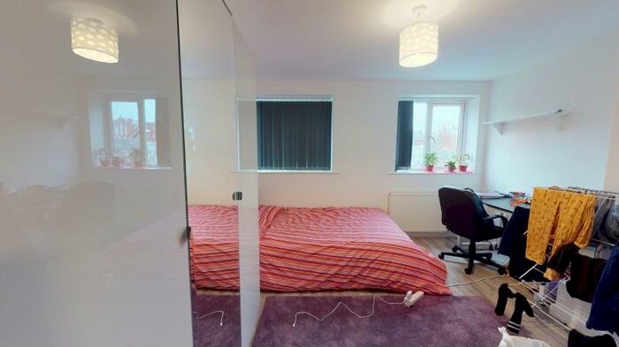 4 Bedroom Flat To Rent In Blenheim View, Woodhouse, Leeds, LS2