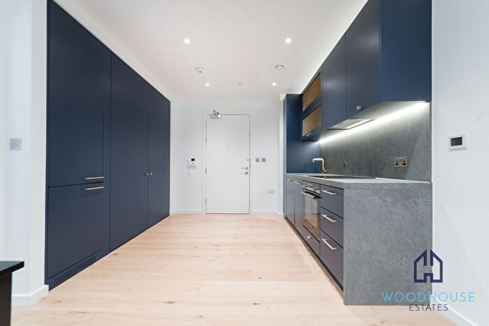 1 Bedroom Flat To Rent In Orchard Place, London, E14