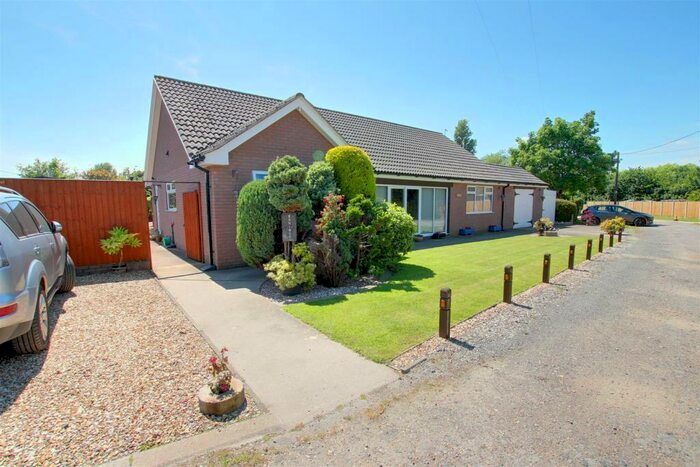 3 Bedroom Detached Bungalow For Sale In Kent Avenue, Theddlethorpe, Mablethorpe, LN12