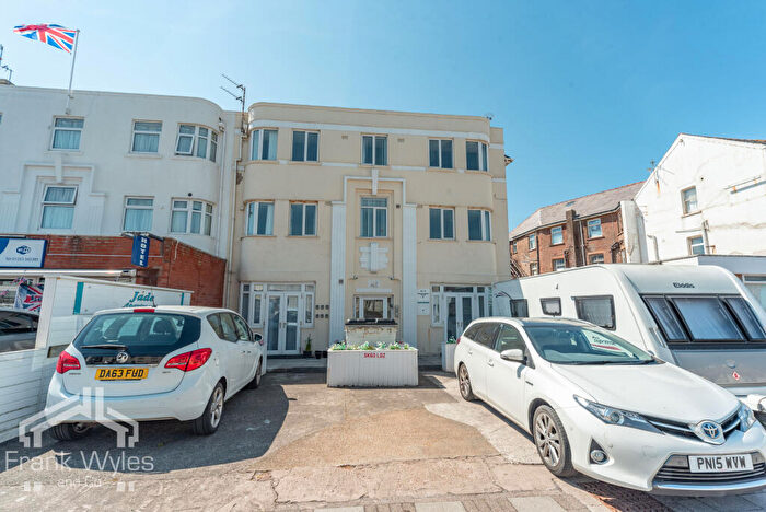 1 Bedroom Flat To Rent In Clifton Drive, Blackpool, Lancashire, FY4