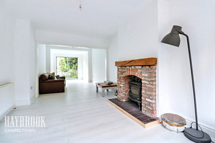 3 Bedroom Semi-Detached House For Sale In Vicarage Crescent, Grenoside, S35