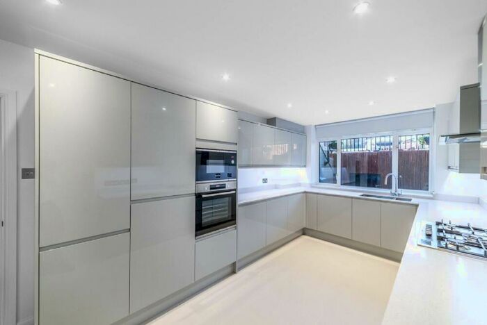 4 Bedroom Semi-Detached House To Rent In Harley Road, London, NW3