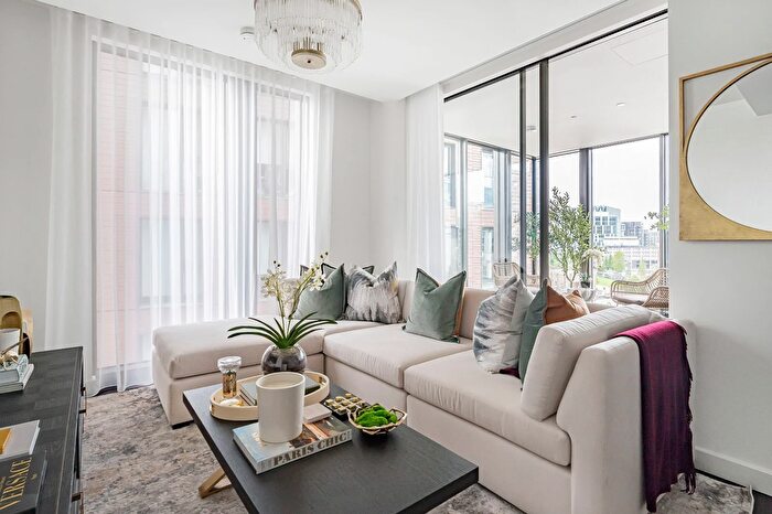 2 Bedroom Flat For Sale In Bondway, London, SW8