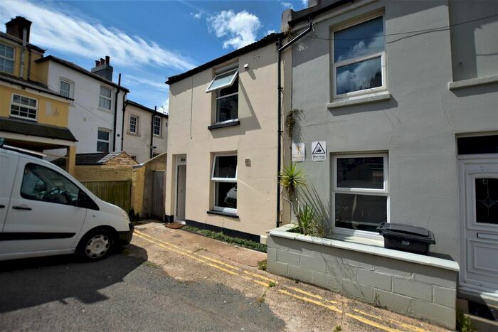 2 Bedroom Cottage To Rent In Wellington Mews, Hastings, TN34