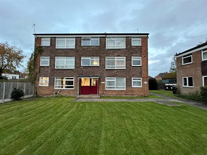 2 Bedroom House To Rent In St Patricks Close, Kings Heath, Birmingham, B14