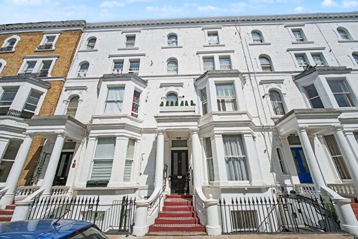 Studio For Sale In Nevern Place, London, SW5