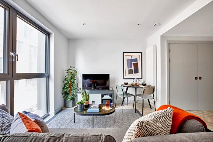 Studio To Rent In Dovetail, BS2