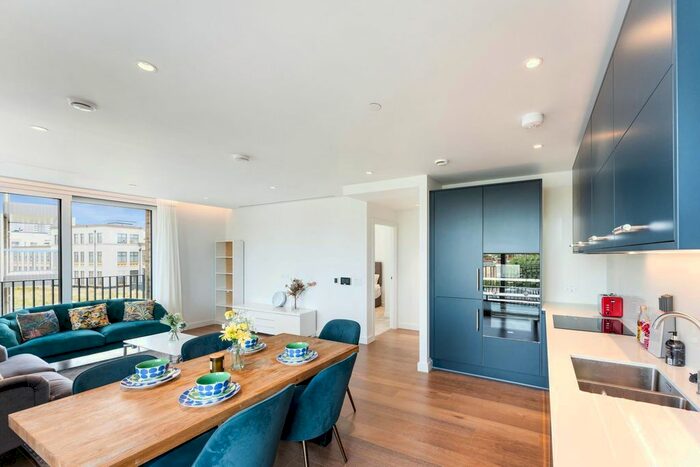 2 Bedroom Flat To Rent In Dispatch House, Paragon Square, WC1X