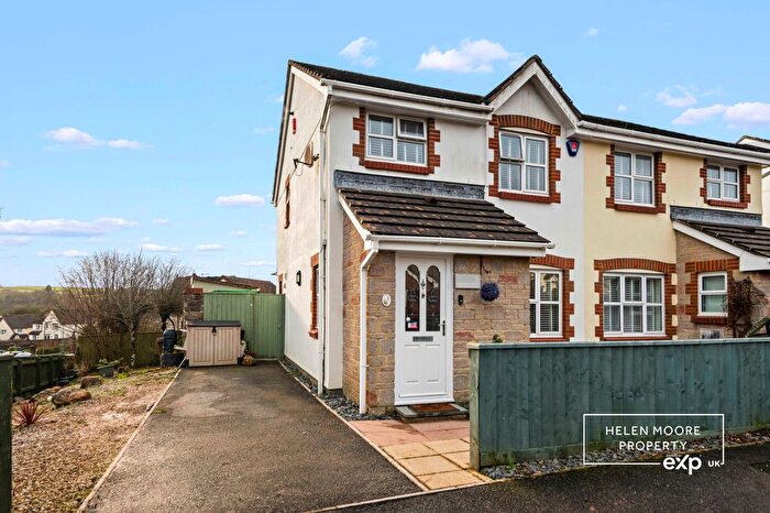 3 Bedroom Semi Detached House For Sale In Heather Walk, Ivybridge, Devon, PL21