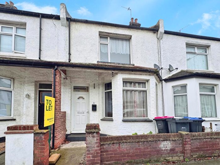 3 Bedroom Terraced House To Rent In North Avenue, Southend-On-Sea, SS2