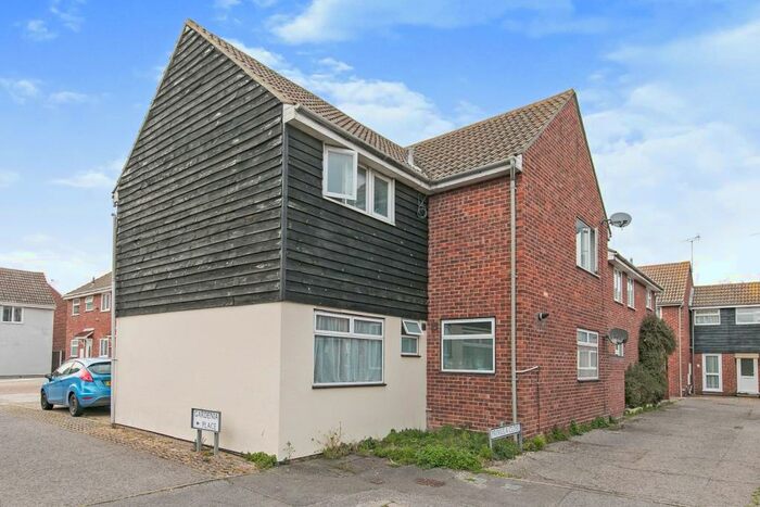2 Bedroom Property To Rent In Clacton On Sea, Essex, CO16