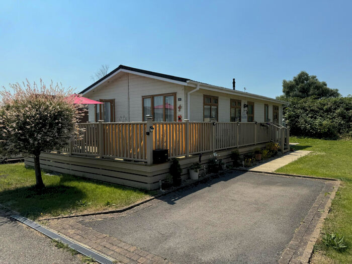 2 Bedroom Park Home For Sale In Cambridge Road, Ely, CB6