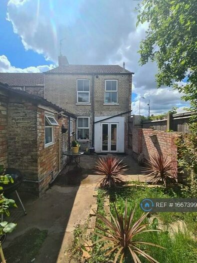 1 Bedroom Flat To Rent In Russell Street, Peterborough, PE1