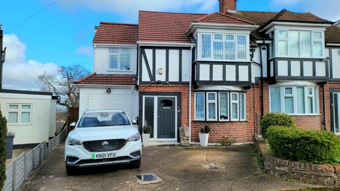 4 Bedroom Property To Rent In Somers Way, Bushey, WD23