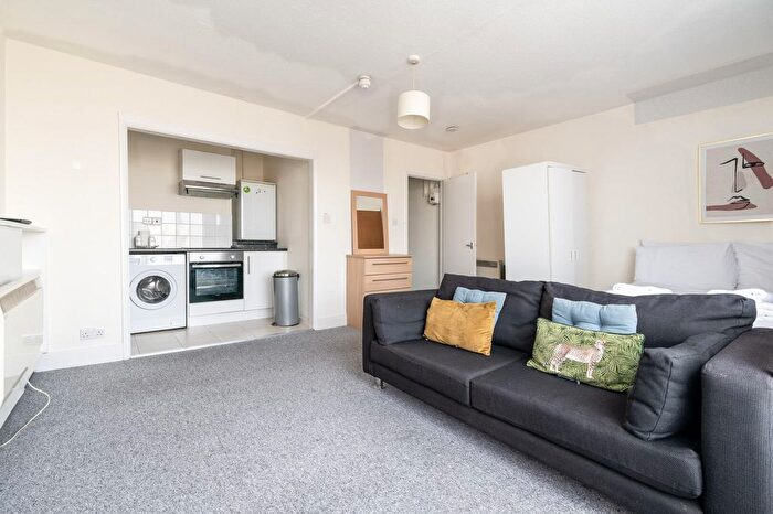 Studio To Rent In Pembridge Square, London, W2