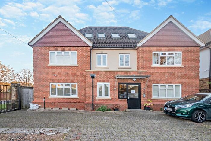 2 Bedroom Flat To Rent In Ickenham, Uxbridge, UB10