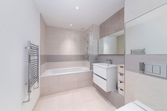 1 Bedroom Flat To Rent In Quinton Court, Marine Wharf, SE16