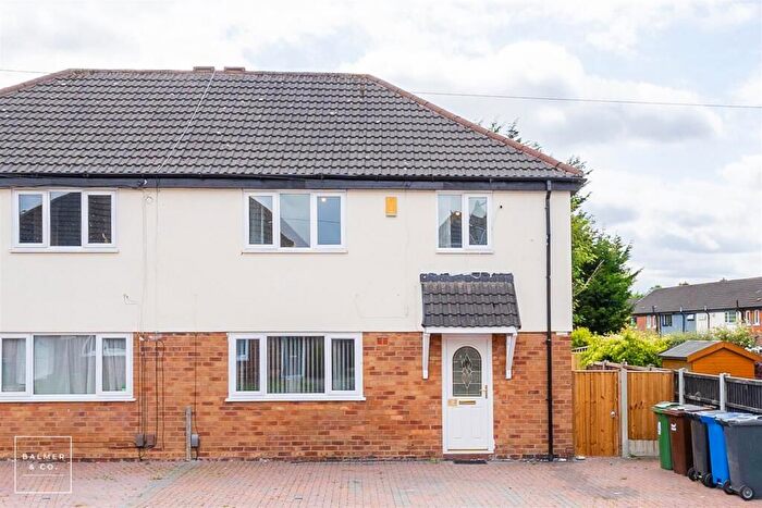 3 Bedroom Semi-Detached House For Sale In Castle Grove, Leigh, WN7