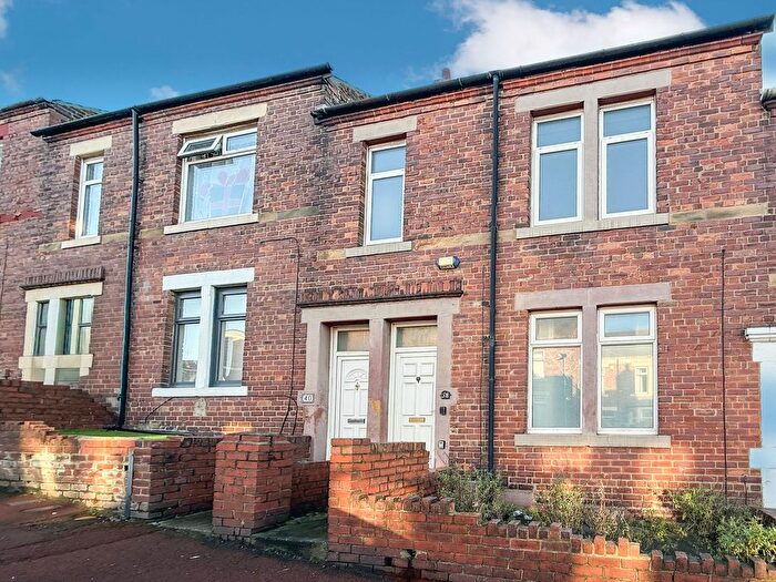 3 Bedroom Flat For Sale In Kitchener Street, Gateshead, NE9