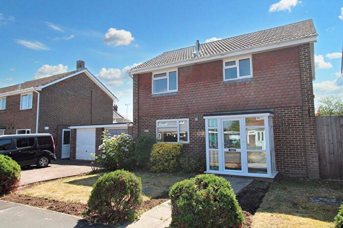 3 Bedroom Detached House For Sale In Greens Meade, Woodfalls, SP5