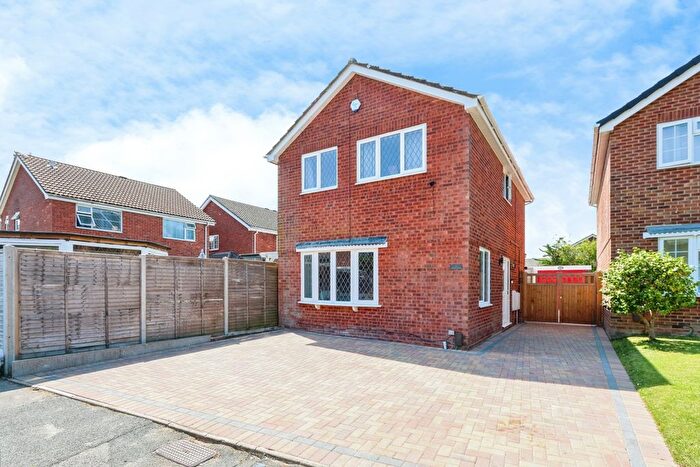 3 Bedroom Detached House For Sale In Pimpern Close, Poole, Dorset, BH17