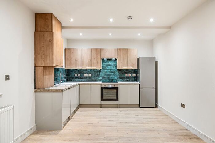 1 Bedroom Flat To Rent In High Street, Woking, GU21