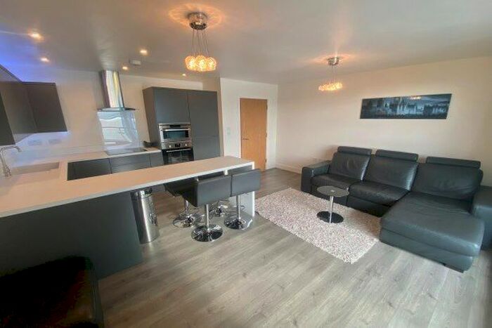 2 Bedroom Flat To Rent In Breakwater House, Cardiff, CF11