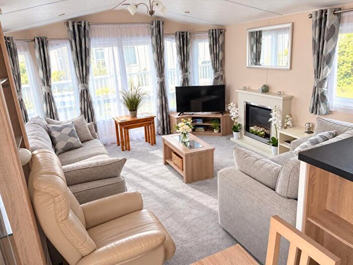 2 Bedroom Park Home For Sale In Marsh Road, Oulton Broad, NR33