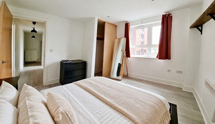 2 Bedroom Flat To Rent In Kings Road, Swansea, SA1