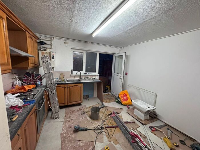 4 Bedroom Terraced House To Rent In Old Montague Street, London, E1