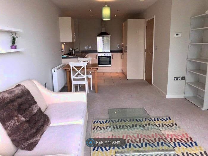 1 Bedroom Flat To Rent In Hallam Court, Croydon, CR0