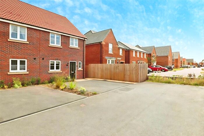 3 Bedroom Semi Detached House For Sale In Crimson Drive, Hatfield, Doncaster, South Yorkshire, DN7