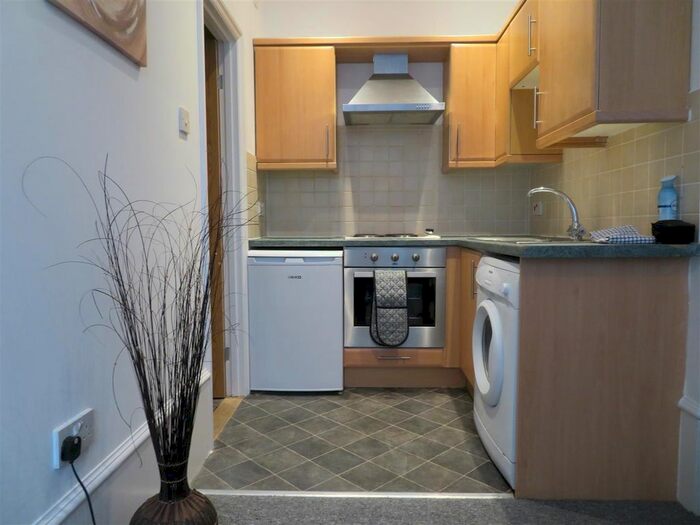 Studio To Rent In St. Davids Road, Southsea, PO5