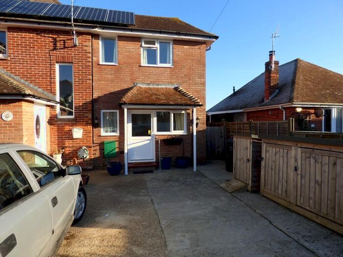 2 Bedroom End Of Terrace House To Rent In Vinings Gardens, Sandown PO36