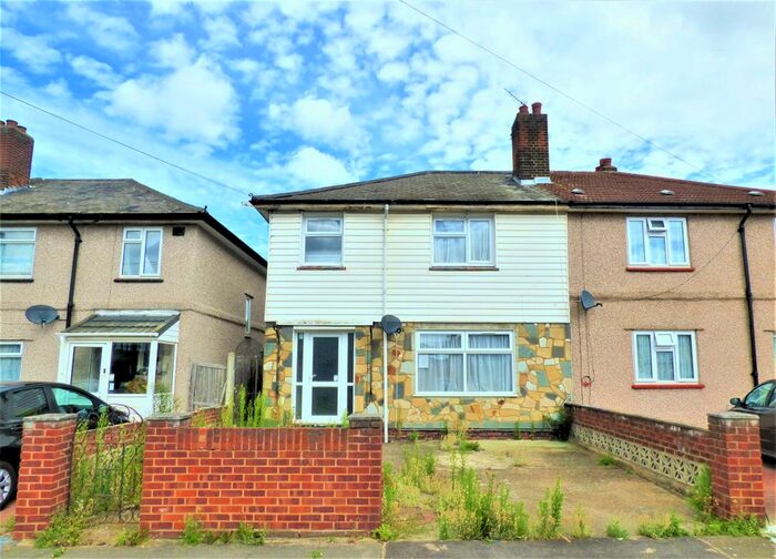 3 Bedroom Semi-Detached House To Rent In Hall Road, Romford, RM6