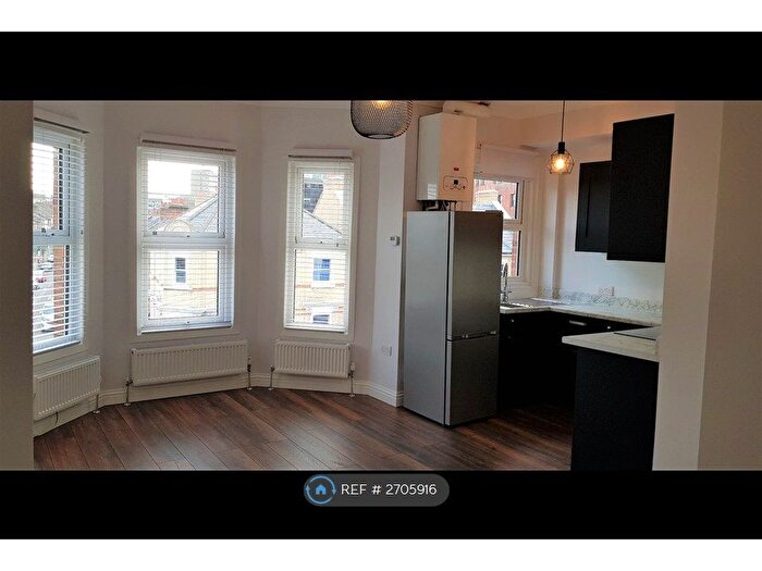 1 Bedroom Flat To Rent In St. Johns Road, Watford, WD17