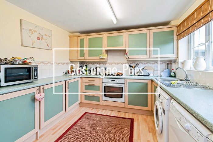 3 Bedroom Semi Detached House To Rent In Wentworth Crescent, Basingstoke, RG22