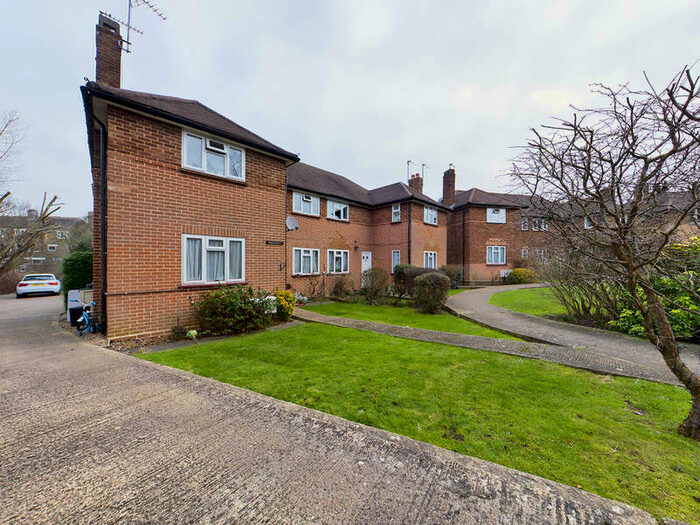 2 Bedroom Maisonette Flat To Rent In West Ways, York Road, Northwood Hills, HA6