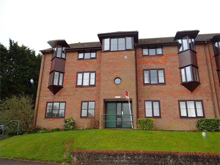 2 Bedroom Flat To Rent In Cameron Road, Chesham, HP5