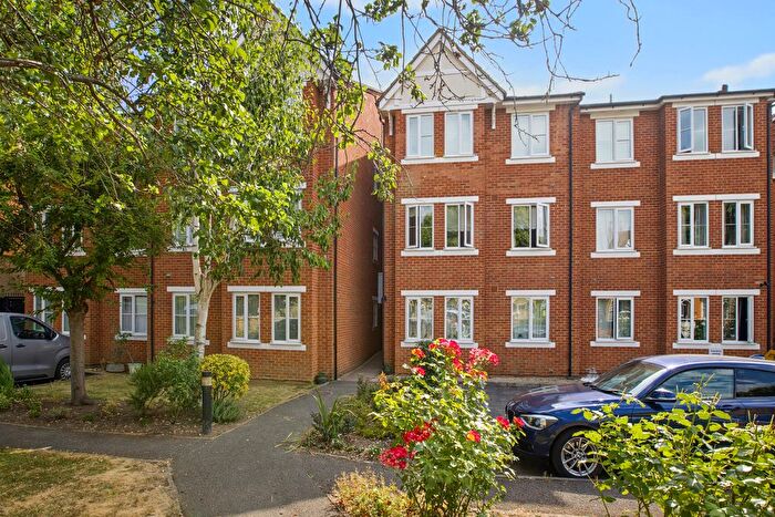 1 Bedroom Flat To Rent In Over-S Only, Blakesley Avenue, Ealing, London, W5