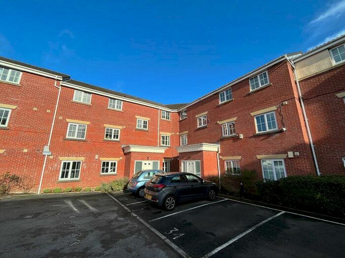2 Bedroom Apartment To Rent In Dingle Close, Radcliffe, M26