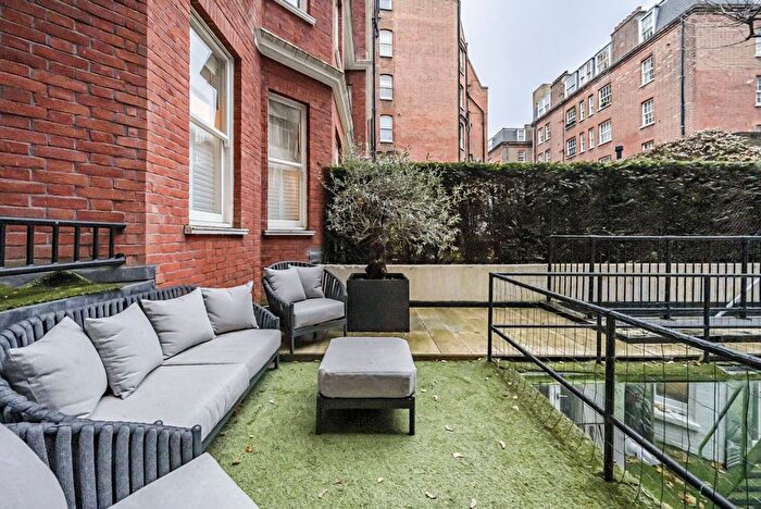 2 Bedroom Flat To Rent In Draycott Place, Chelsea, London, SW3